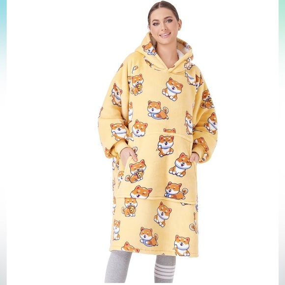 CozyLeep Wearable Blanket Hoodie – NEW in Package - Dog Print One Size Fits All - Picture 1 of 5